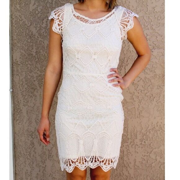 ✨HP✨Off white Crochet Dress✨ - Picture 2 of 3